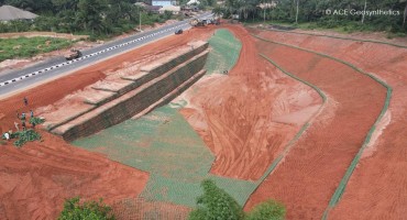Ampliación de carreteras y restauración de taludes de suelo reforzado con geosintéticos, Nigeria
