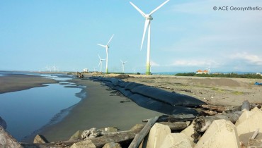 Trabajo de dragado en el puerto Wujia, Taiwán
