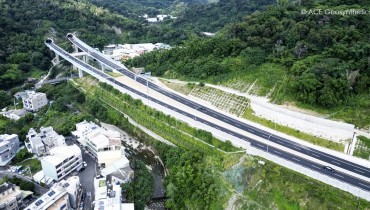 Terraplén de suelo reforzado con geosintéticos para la rehabilitación del terremoto en la Autopista Nacional No. 4 en Taiwán