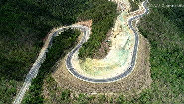 Terraplén Reforzado, Autopista Peak Downs (Ruta estatal 70), Australia