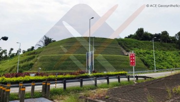 Talud de tierra reforzada, Intercambio de Tianliao, Autopista Nacional No. 3, Taiwán