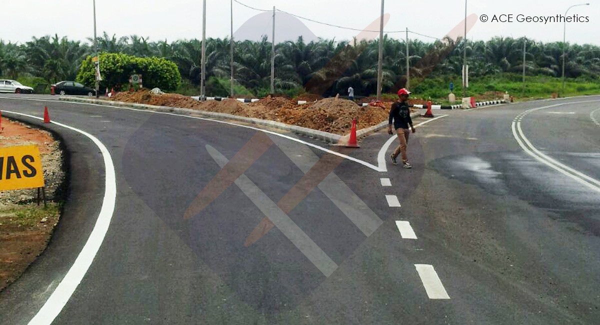 Ensanchando y Mejorando Intersecciones en la Autopista N17, Jempol, Negeri Sembilan, Malasia