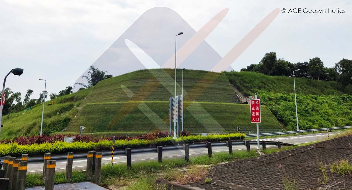 Talud de tierra reforzada, Intercambio de Tianliao, Autopista Nacional No. 3, Taiwán