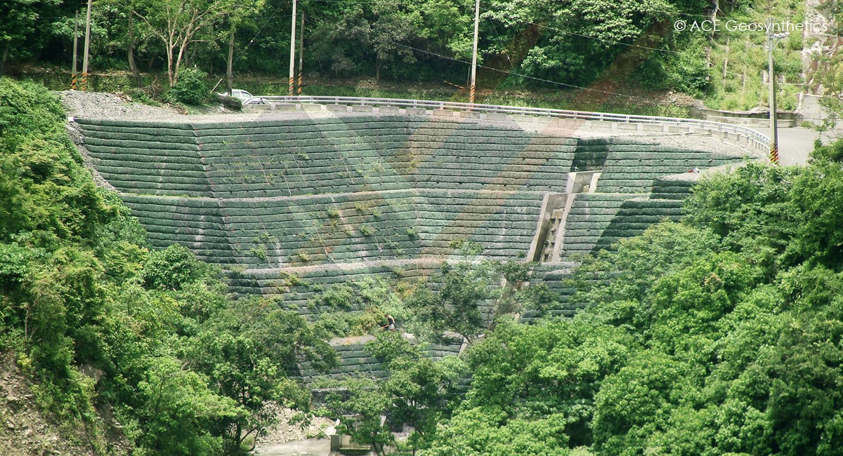 Réhabilitation des pentes, route 132, Kaohsiung, Taiwan